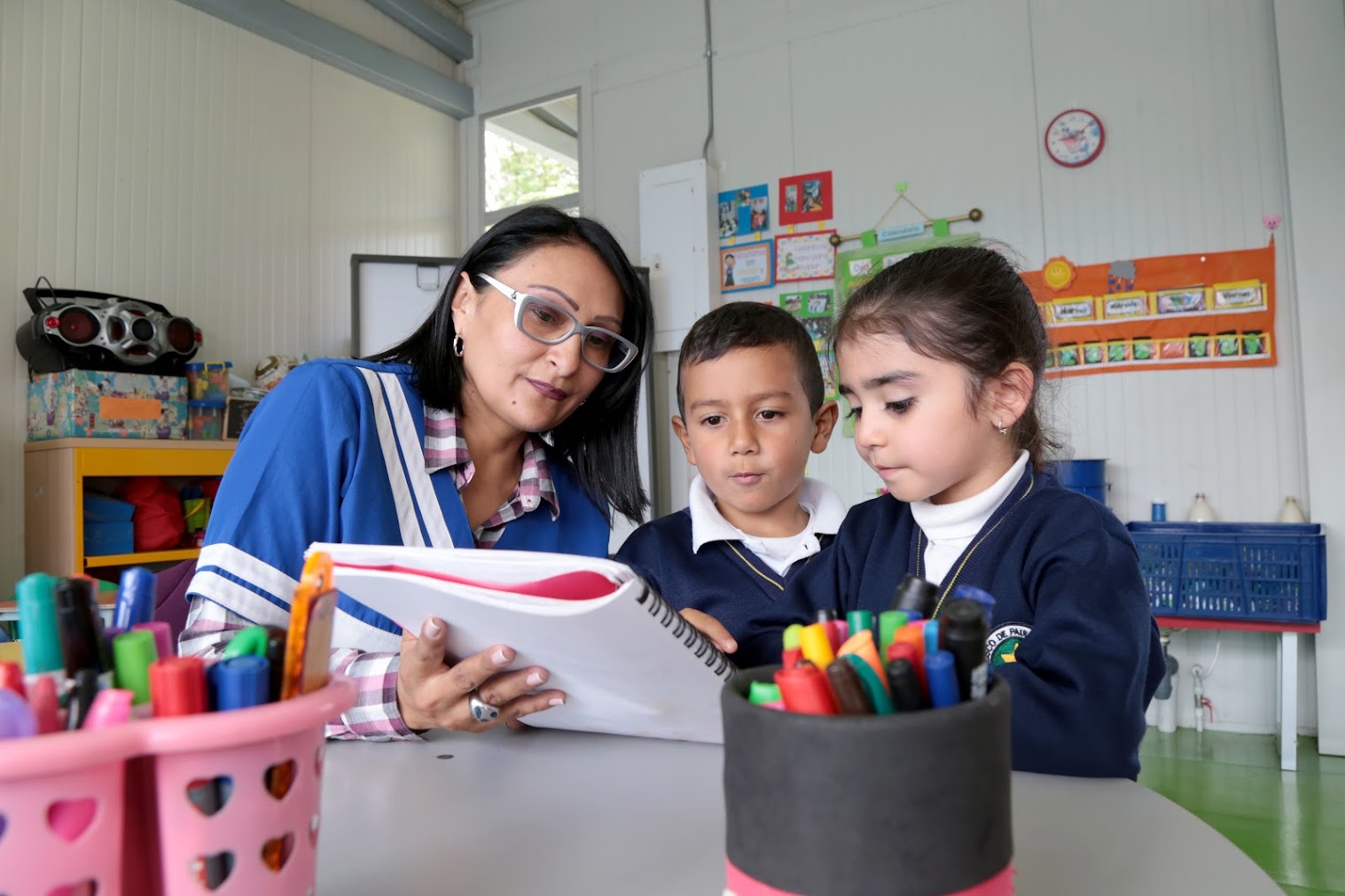 Docente y estudiantes