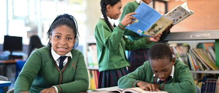 niños en salon de clase 