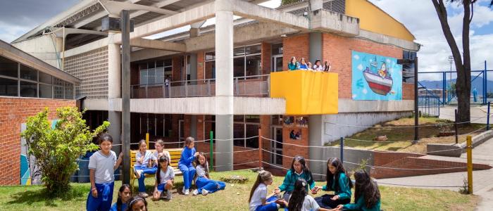 Colegio desde afuera 